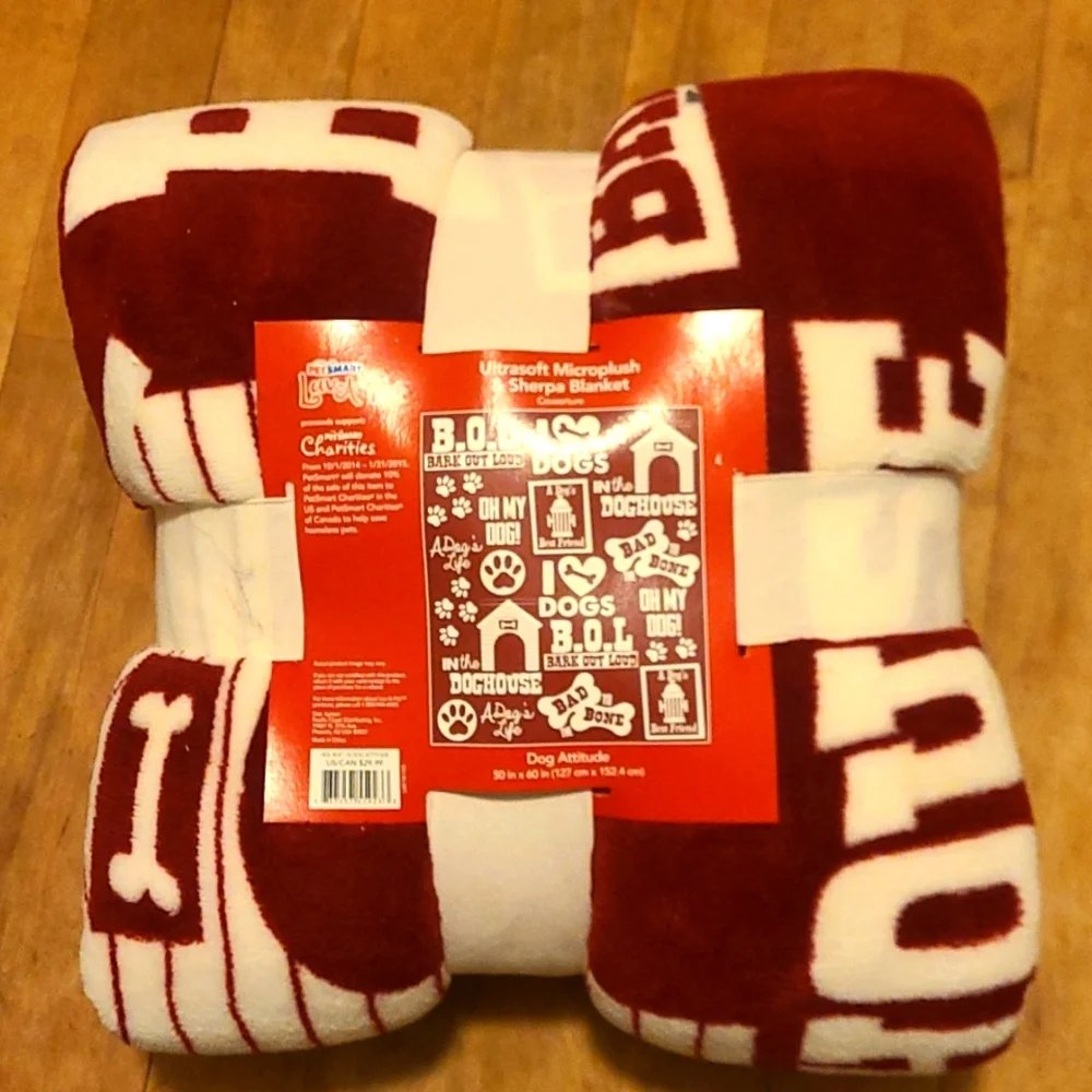 NWT Dog Attitude Microplush and Sherpa Blanket Red and White 50